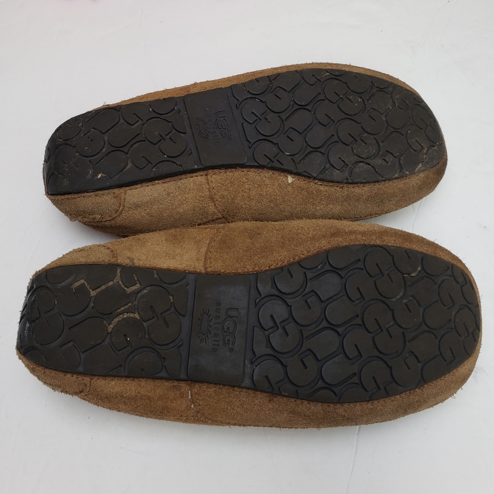 UGG brown suede girls moccasin size 2 - Picture 6 of 6